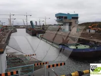Баржа на продажу