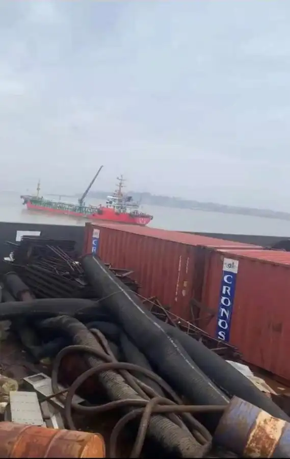 Баржа на продажу