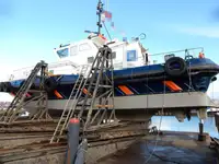 Буксир для перевозки экипажа на продажу