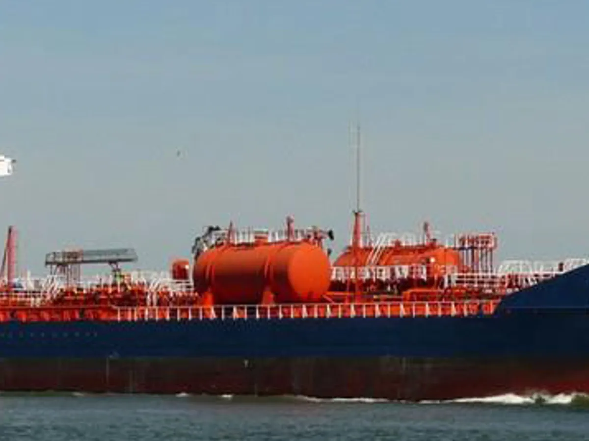 Нефтеналивной/химический танкер на продажу
