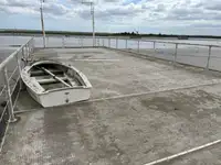 Плавучий дом на продажу