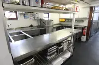 Баржа на продажу