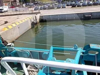 Судно с краном на продажу