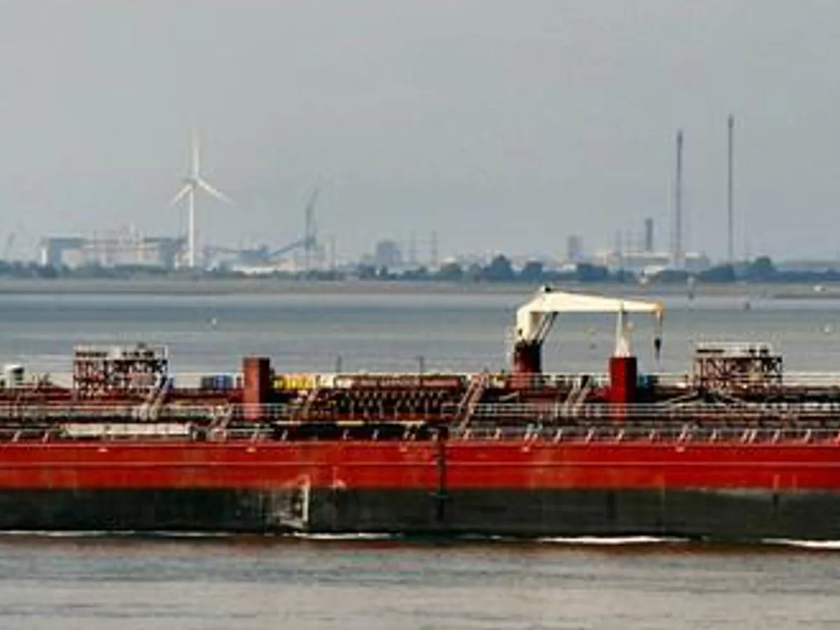 Нефтеналивной/химический танкер на продажу