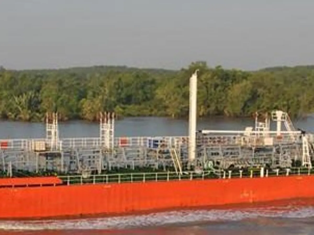 Нефтеналивной/химический танкер на продажу