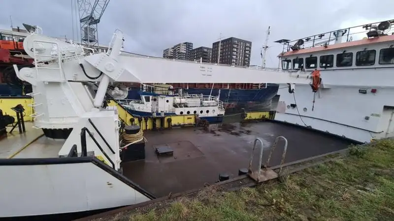 Корабль снабжения продается