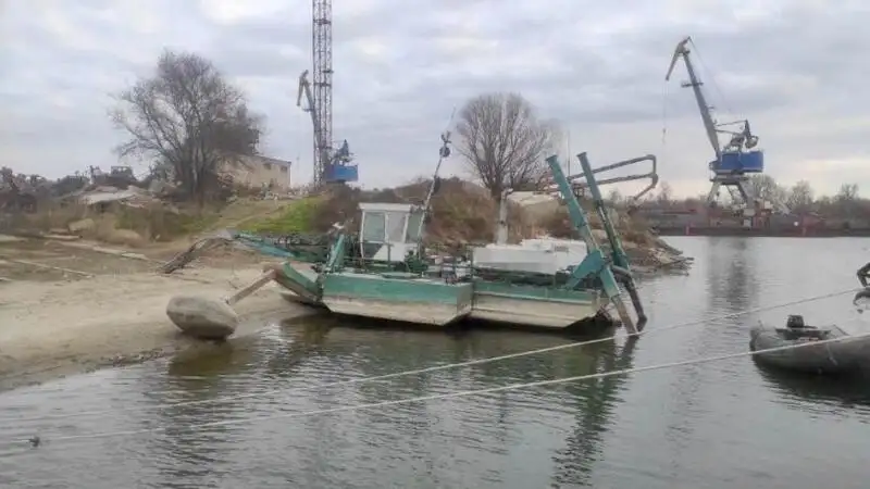 Земснаряд продается