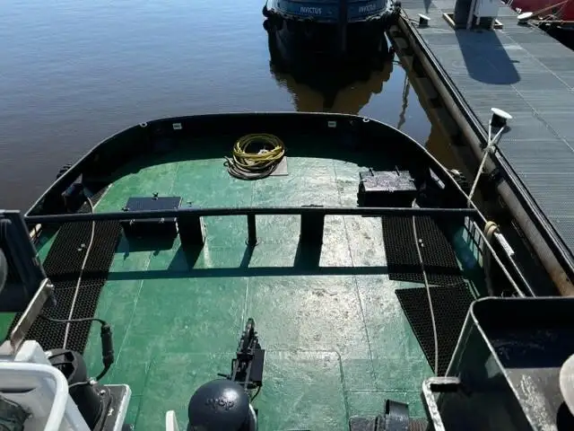 Буксир продается