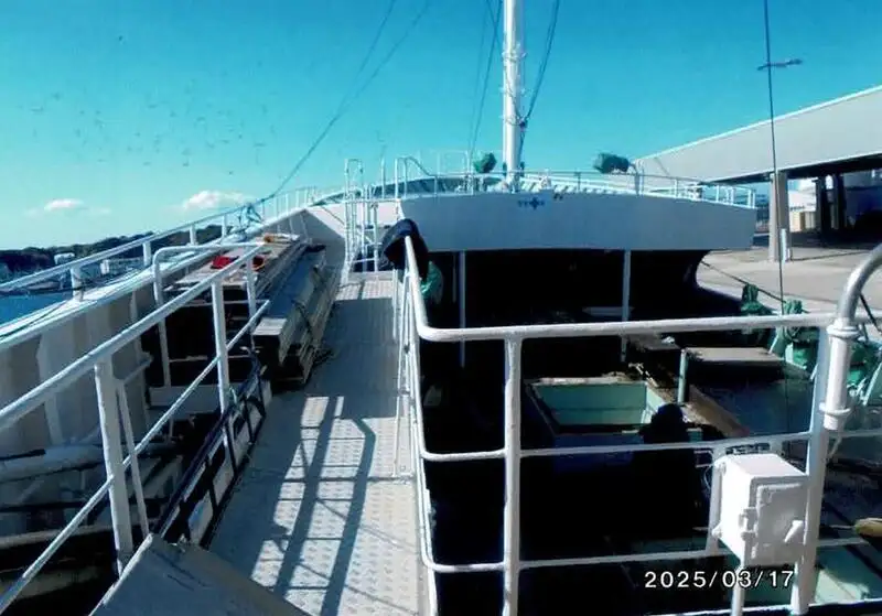 Рыболовный траулер продается