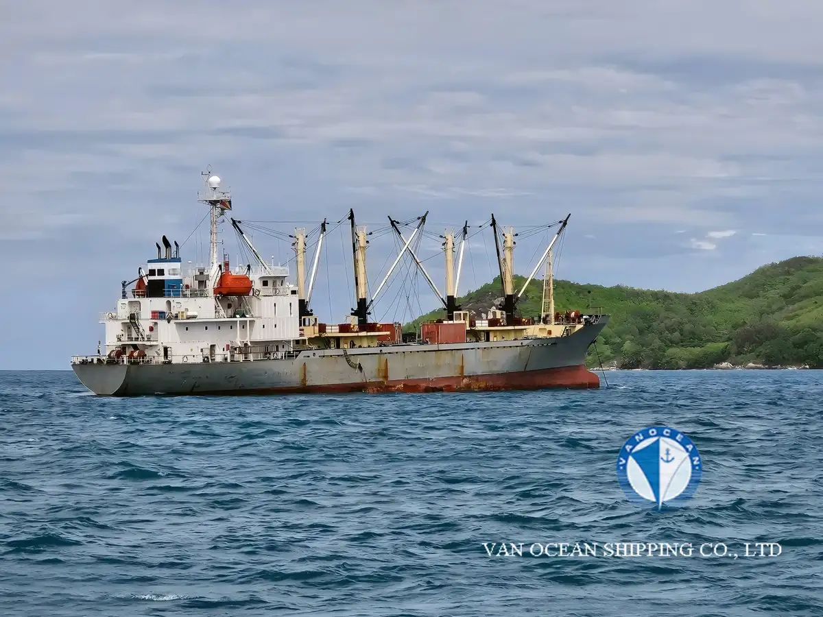 Рефрижераторное судно продается