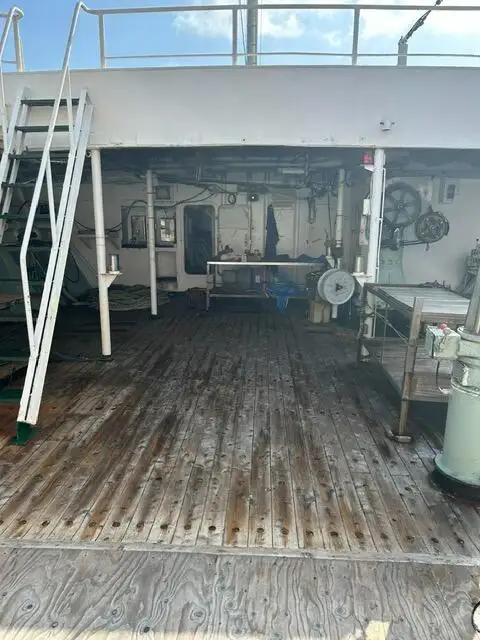 Рыболовный траулер продается