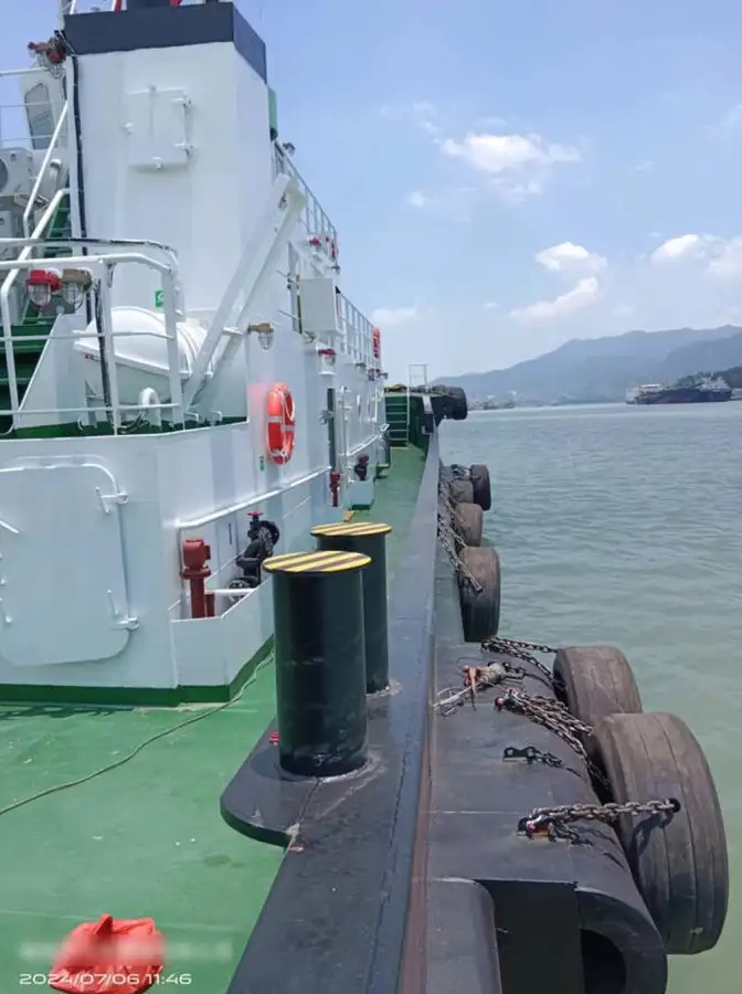 Буксир продается