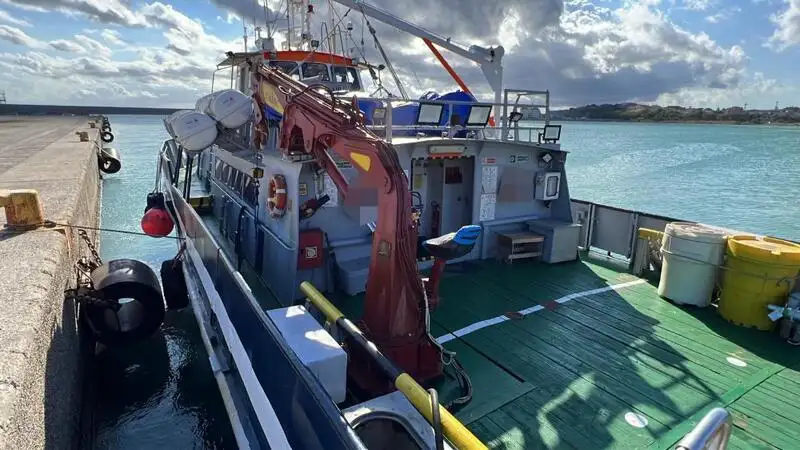 Катер с экипажем продается