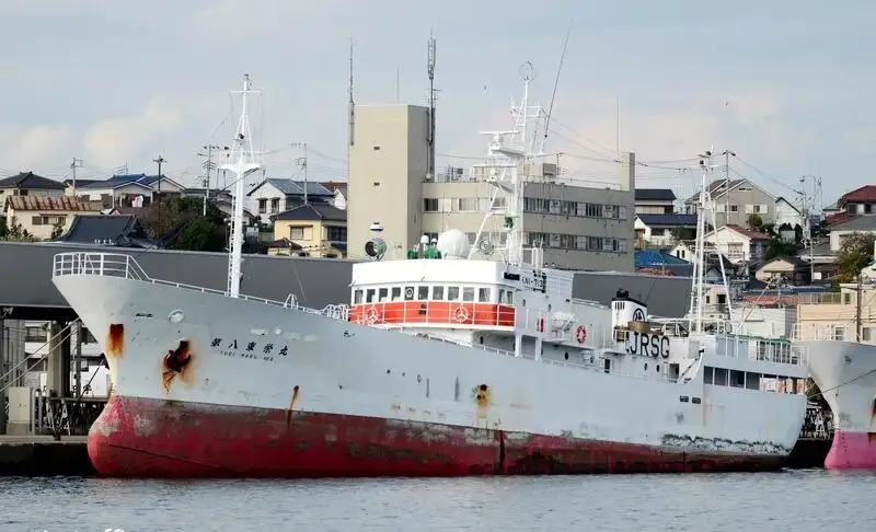 Рыболовный траулер продается