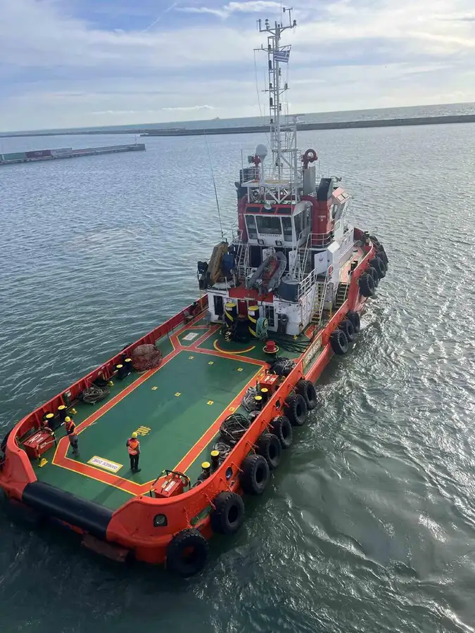 Буксир продается