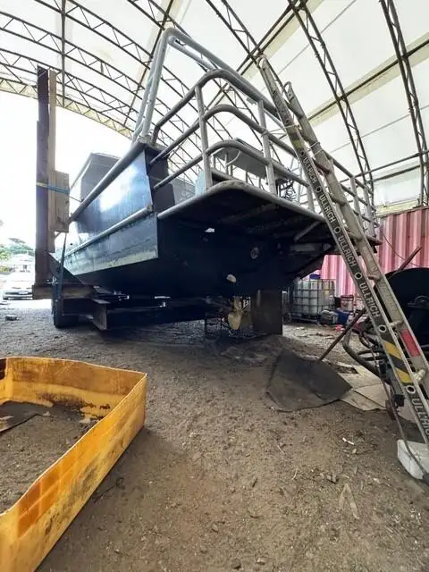 Рыболовный траулер продается