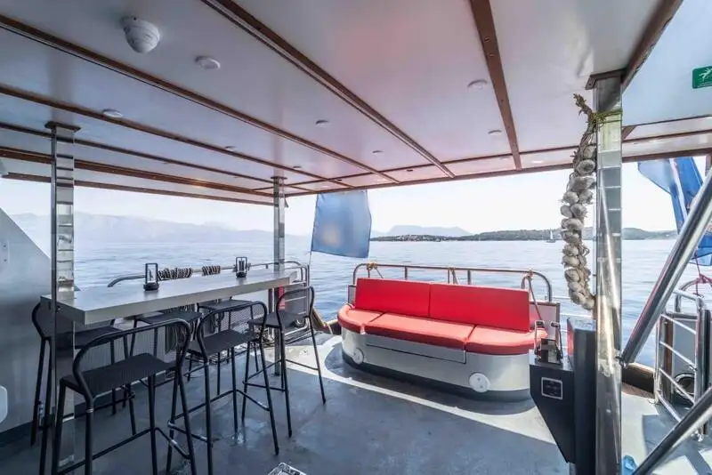 Моторное судно продается