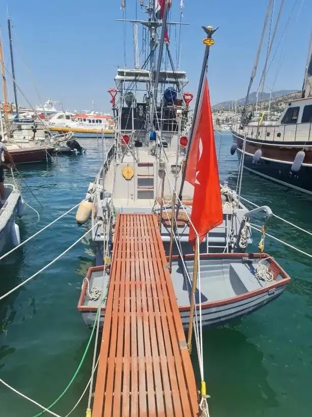 Пожарный катер продается