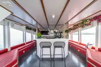 Моторное судно продается