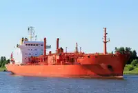 Танкер СПГ продается