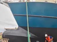 Рыболовный траулер продается
