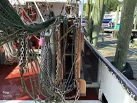 Рыболовный траулер продается
