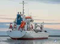 Рефрижераторное судно продается