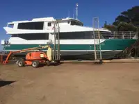 Моторное судно продается