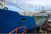 Нефтяной танкер, Химовоз продается